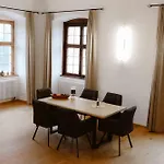 Apartamento Elegant Castle Escape Near Austria Top Thermes
