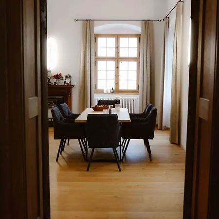 Elegant Castle Escape Near Austria Top Thermes Apartment Aurolzmunster