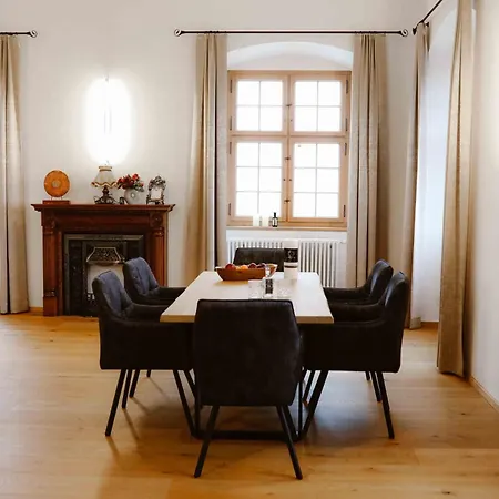 Apartamento Elegant Castle Escape Near Austria Top Thermes