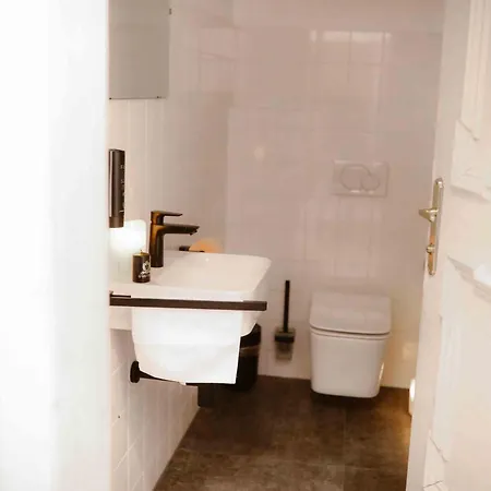 Διαμέρισμα Elegant Castle Escape Near Austria Top Thermes