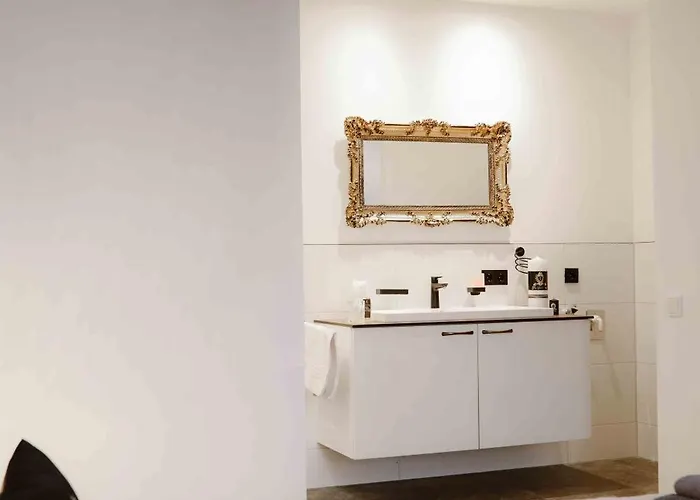 Διαμέρισμα Elegant Castle Escape Near Austria Top Thermes Aurolzmunster