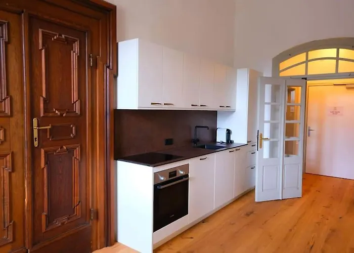 Elegant Castle Escape Near Austria Top Thermes Apartment