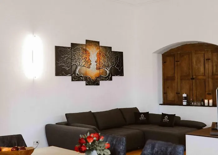 Elegant Castle Escape Near Austria Top Thermes Apartment *