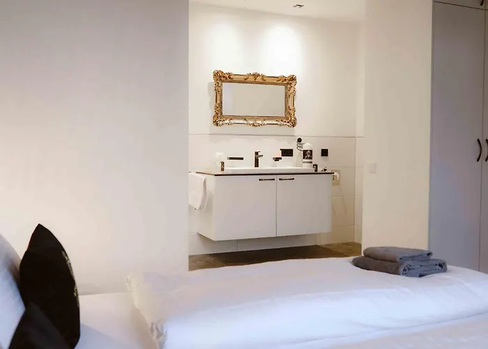 Elegant Castle Escape Near Austria Top Thermes Apartment