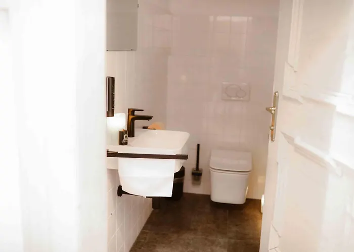 Apartment Elegant Castle Escape Near Austria Top Thermes